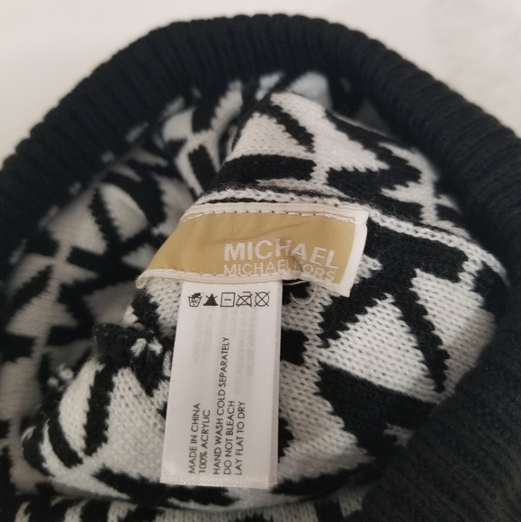 NWT! MICHAEL KORS BLACK & WHITE CUFF KNIT HAT WOMEN'S BEANIE MK LOGO - Picture 6 of 6
